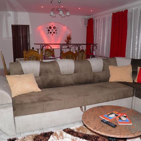 Apartman Marko Ogulin Exteriör bild