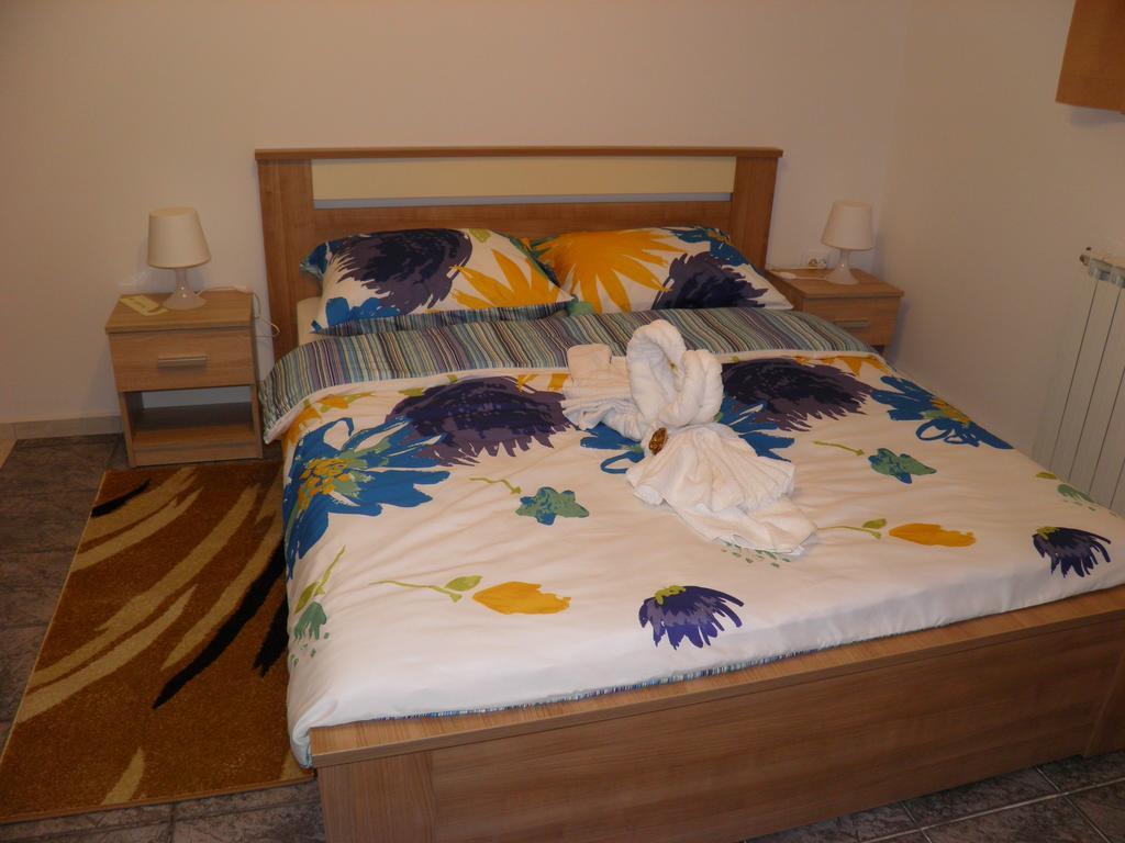 Apartman Marko Ogulin Exteriör bild
