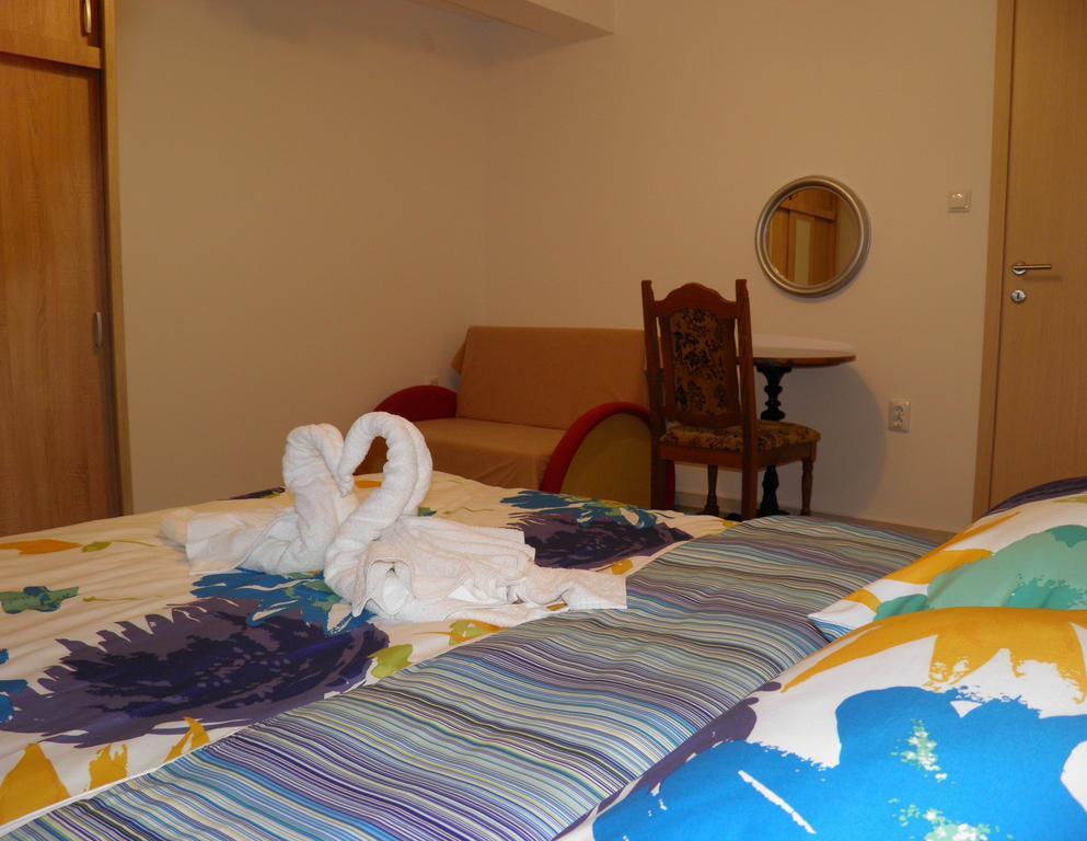 Apartman Marko Ogulin Exteriör bild