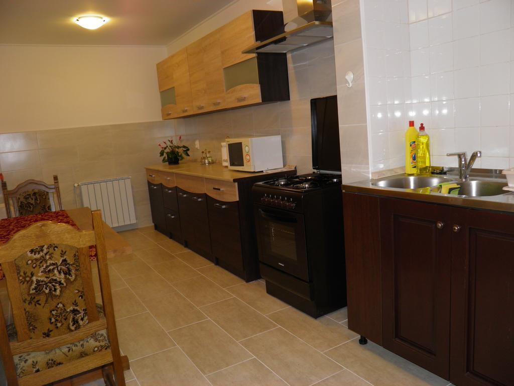 Apartman Marko Ogulin Exteriör bild