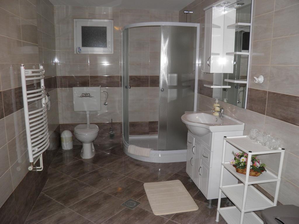 Apartman Marko Ogulin Exteriör bild