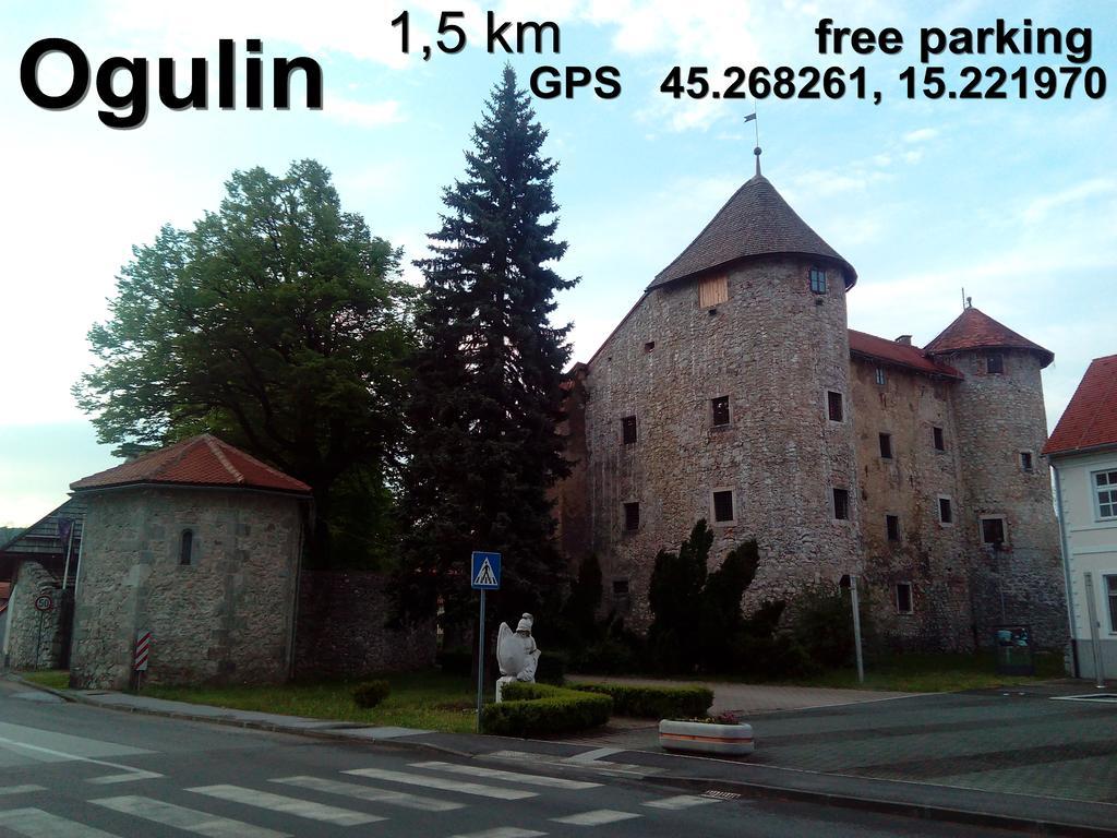 Apartman Marko Ogulin Exteriör bild