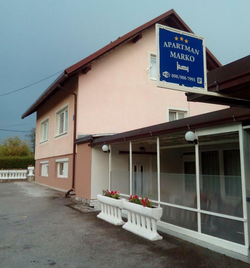 Apartman Marko Ogulin Exteriör bild